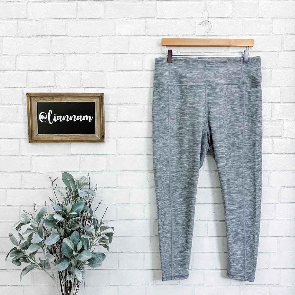 VICTORIA’S SECRET Gray Side Pocket 7/8 Length Leggings